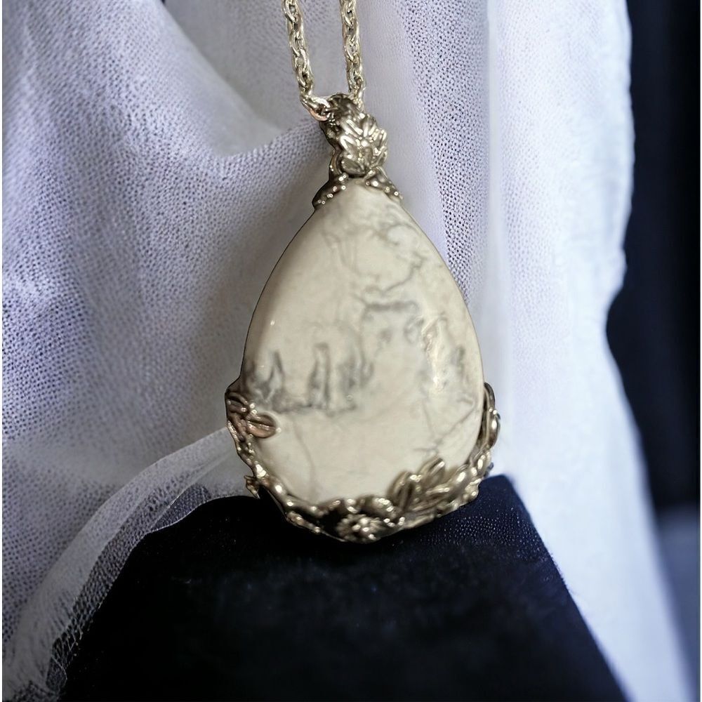 WHITE TURQUOISE WATER DROP PENDANT